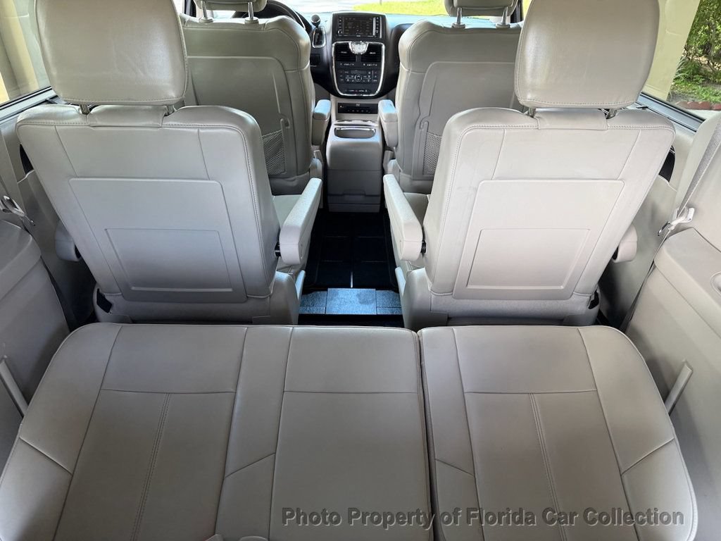 Used 2013 Chrysler Town & Country Limited w/ Luxury Group FWD image 88