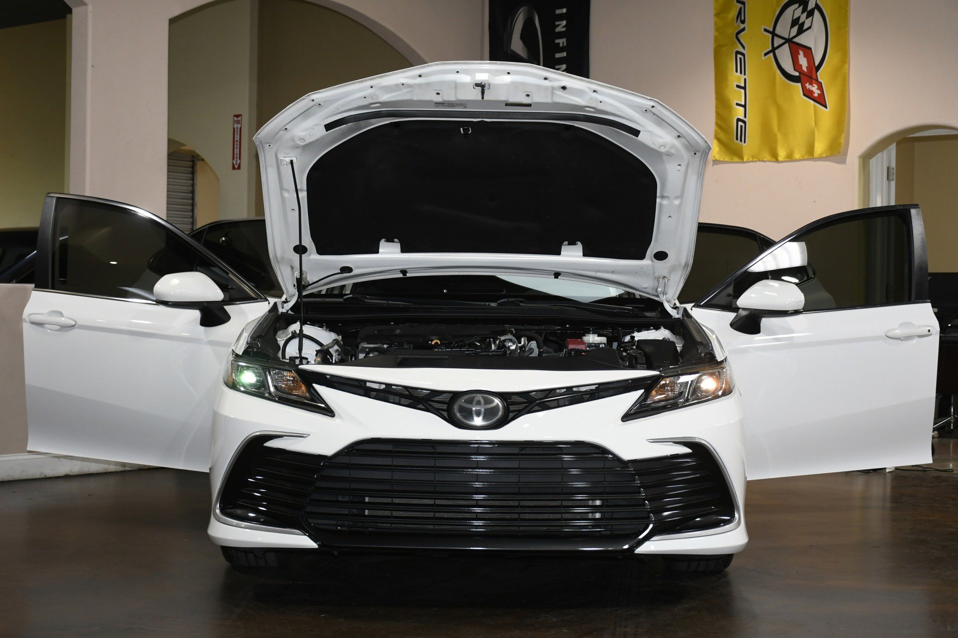 Used 2021 Toyota Camry LE image 87