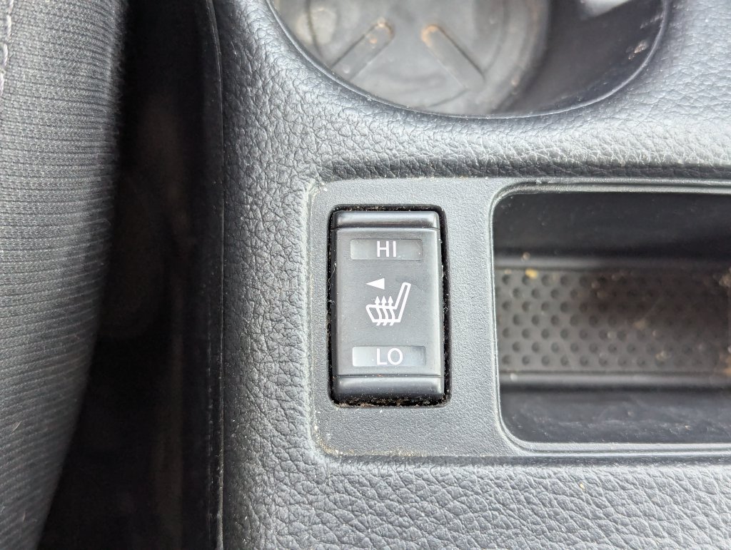 Used 2019 Nissan Rogue SV AWD/4WD image 15