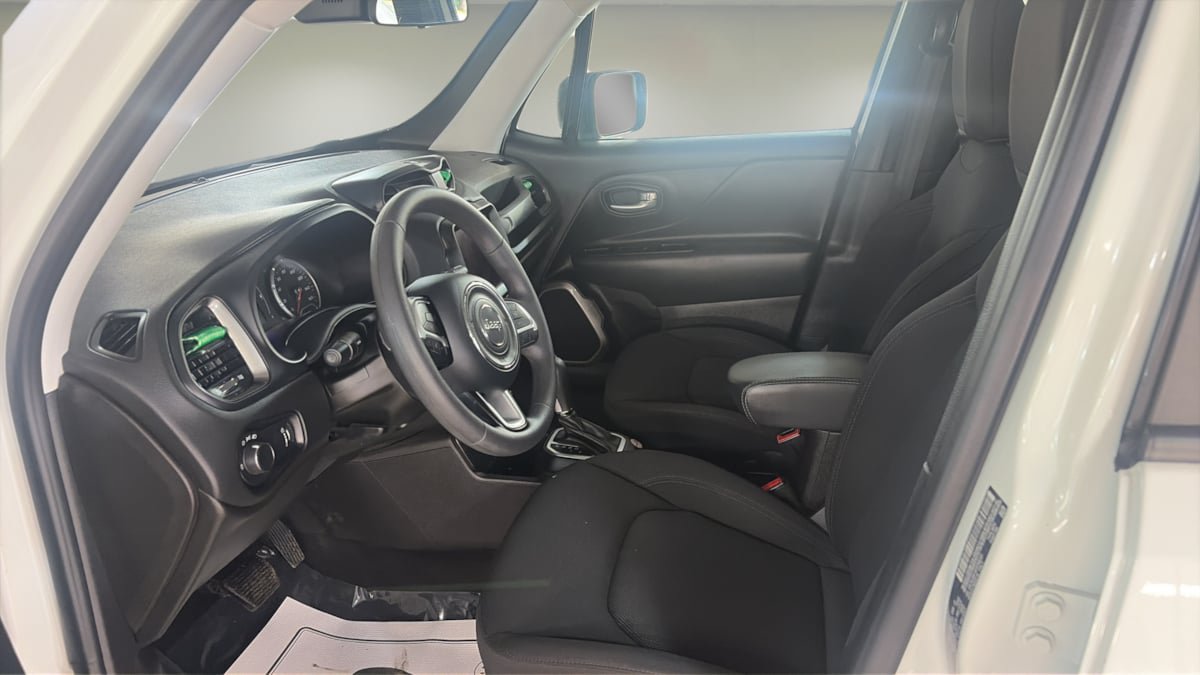 Used 2023 Jeep Renegade Latitude AWD/4WD image 14