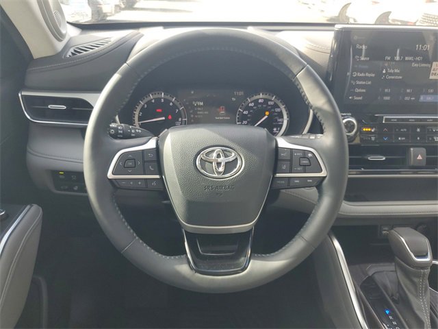 Used 2022 Toyota Highlander Platinum image 12