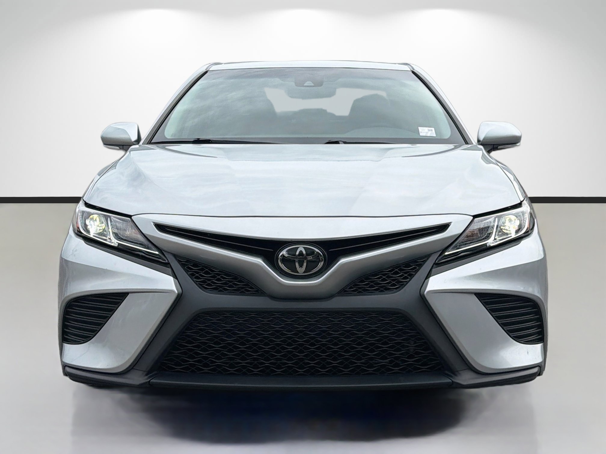 Used 2019 Toyota Camry SE w/ Convenience Package FWD image 8