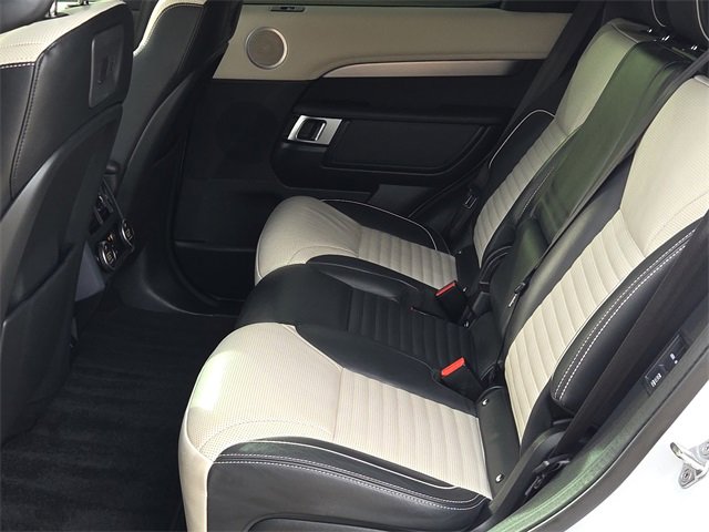 Used 2021 Land Rover Discovery HSE R-Dynamic image 17