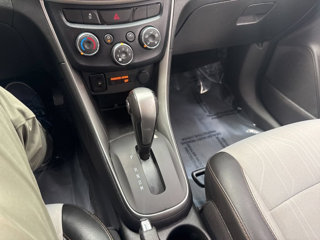 Used 2018 Chevrolet Trax LT w/ Driver Confidence Package FWD image 34