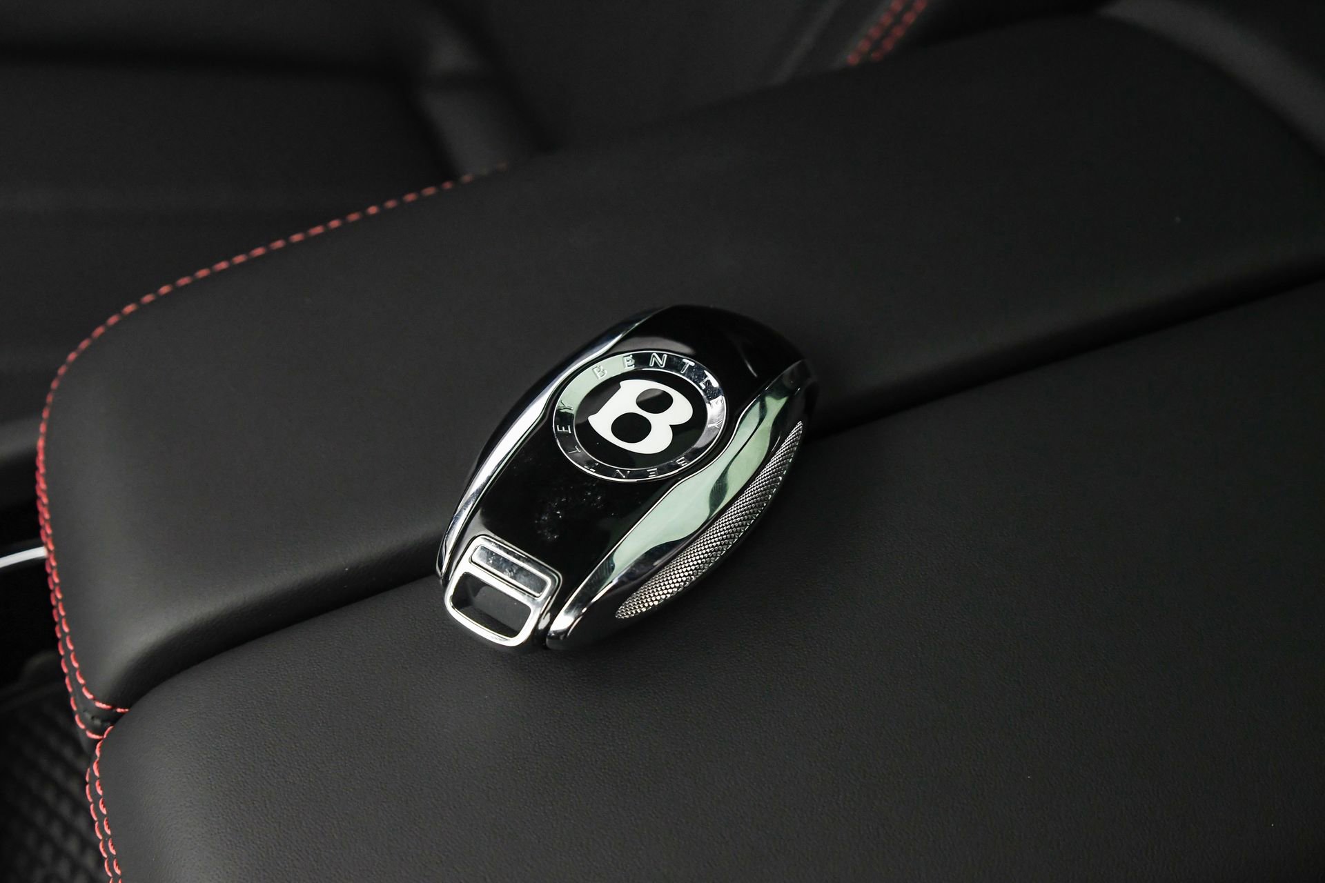 New 2025 Bentley Bentayga image 21