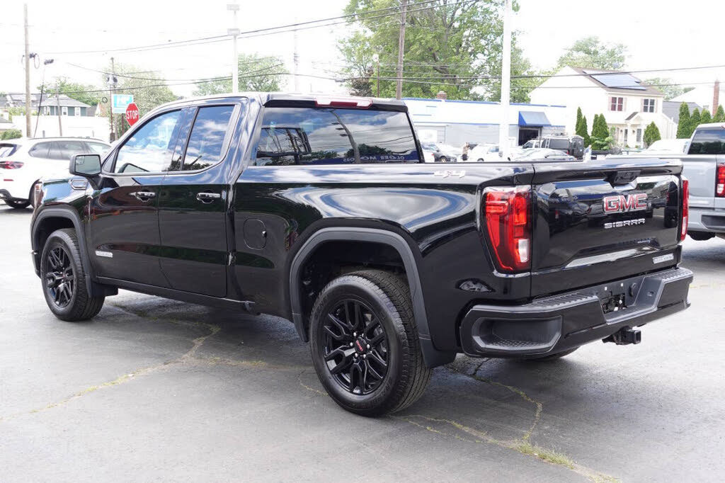 Used 2023 GMC Sierra 1500 Elevation AWD/4WD image 3