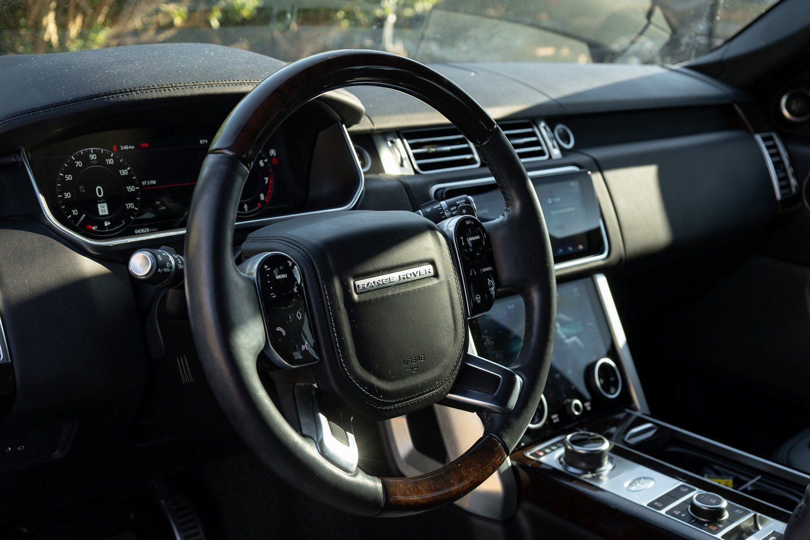 Used 2021 Land Rover Range Rover P525 Westminster Edition image 21