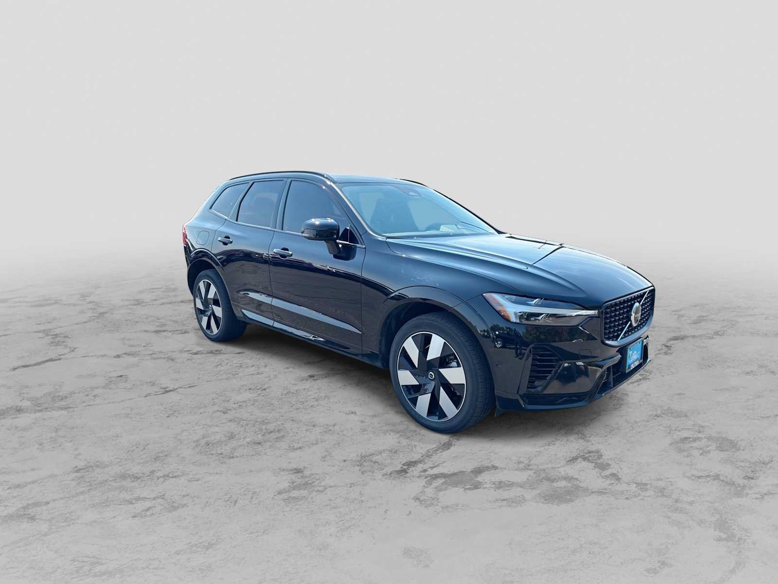 Used 2024 Volvo XC60 T8 Plus w/ Protection Package Premier AWD/4WD image 2