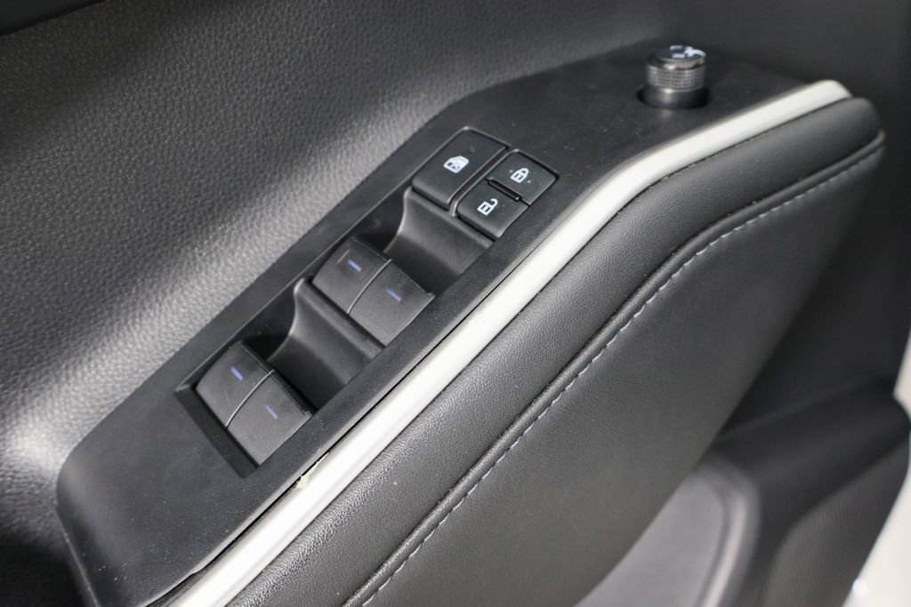 Used 2021 Toyota Highlander XLE image 19