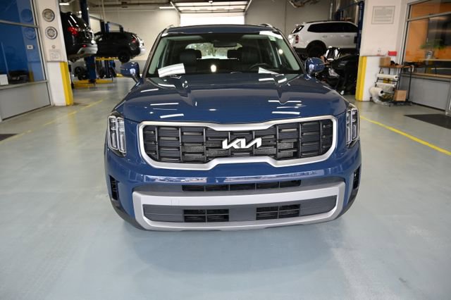 Used 2023 Kia Telluride S w/ S Sunroof Package image 2