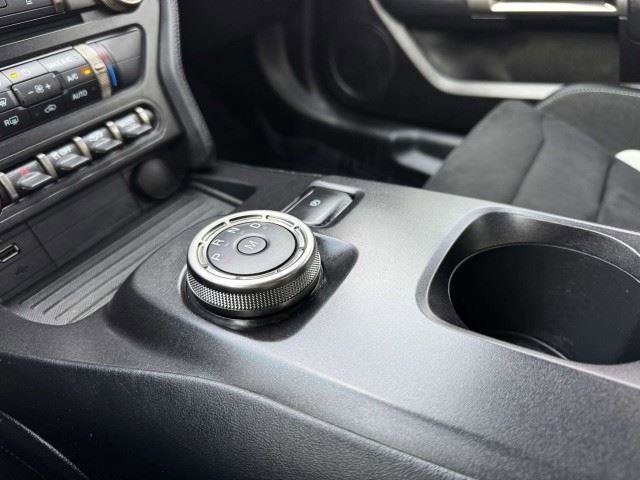 Used 2021 Ford Mustang Shelby GT500 w/ Carbon Fiber Track Pack RWD image 38