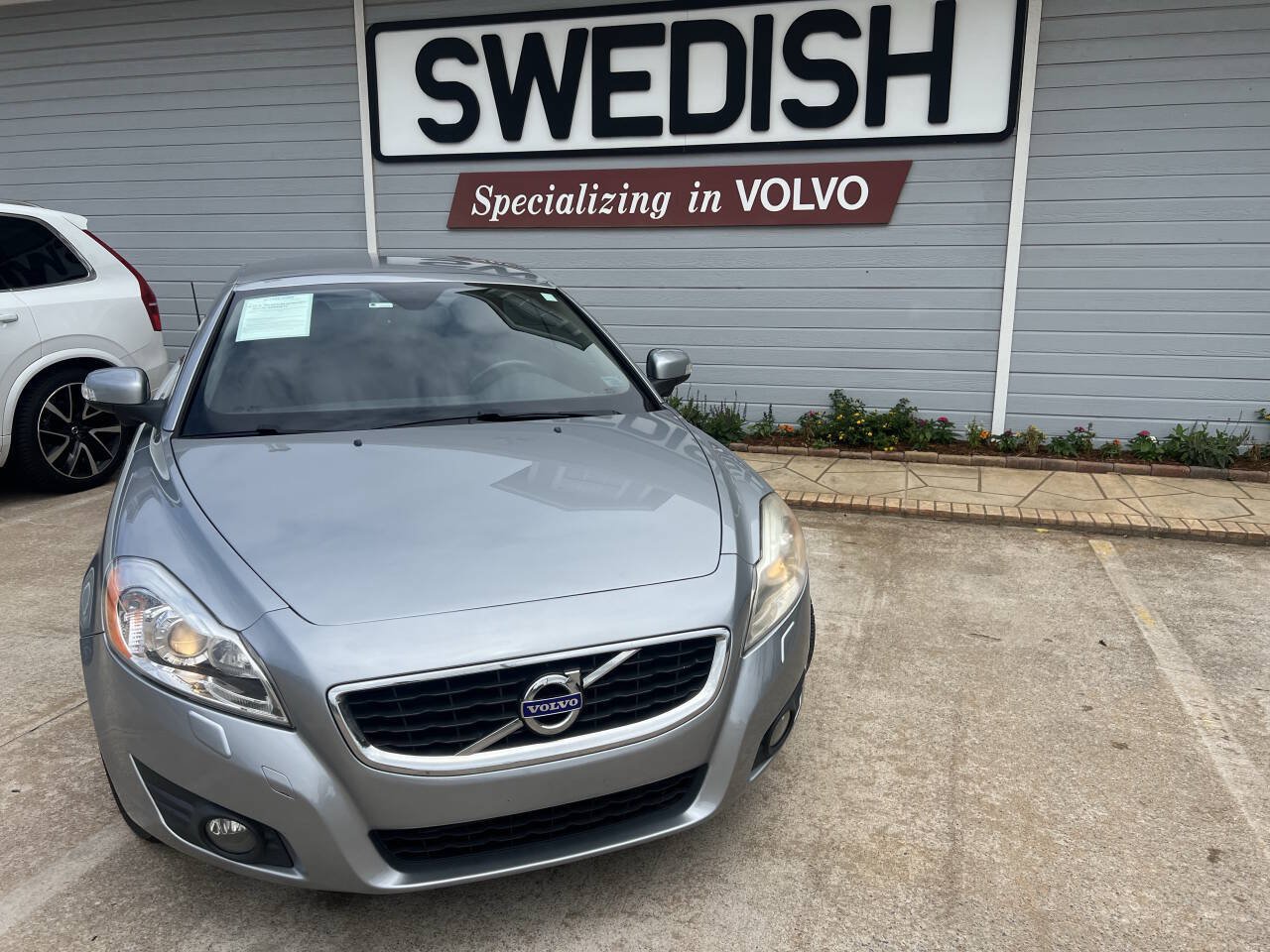 Used 2012 Volvo C70 T5 FWD image 2