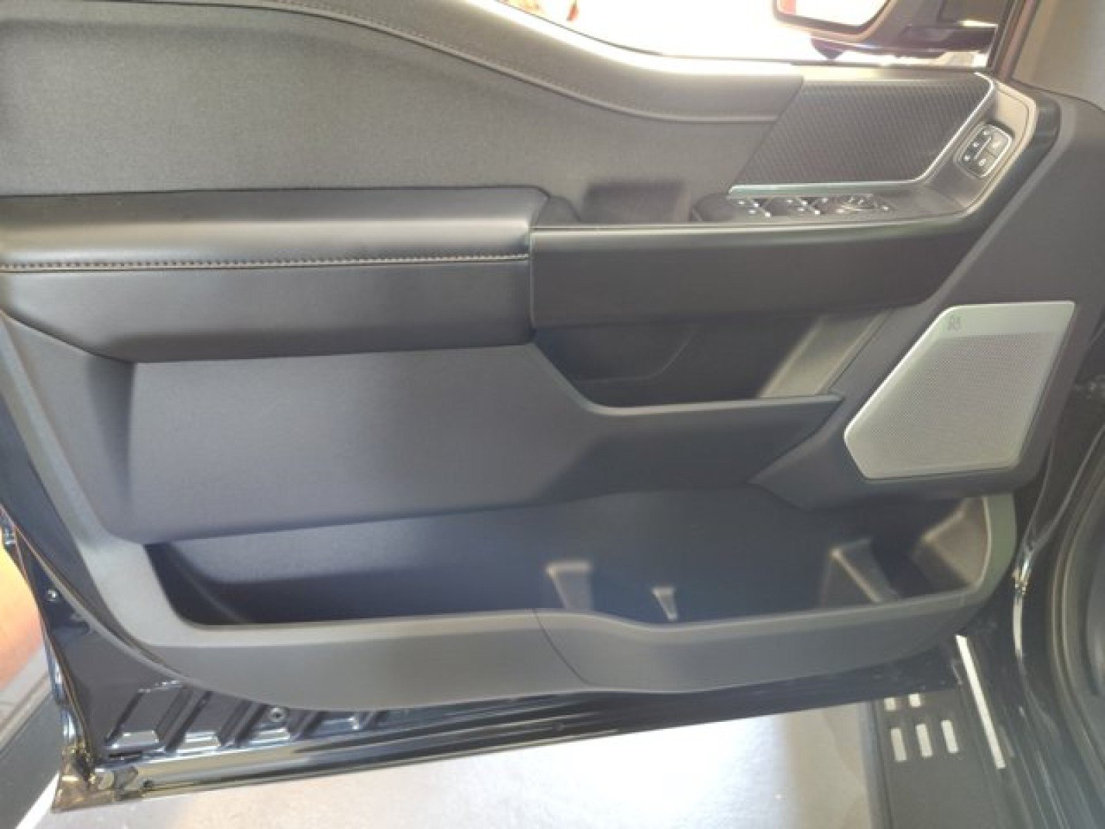 Used 2022 Ford F150 Raptor w/ Raptor 37 Performance Package AWD/4WD image 22