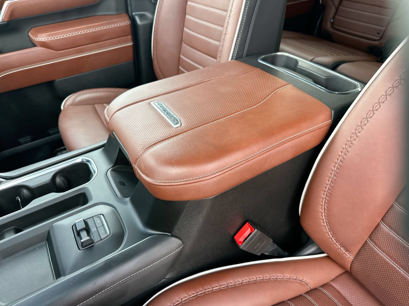 Used 2024 GMC Sierra 2500 Denali Ultimate AWD/4WD image 20
