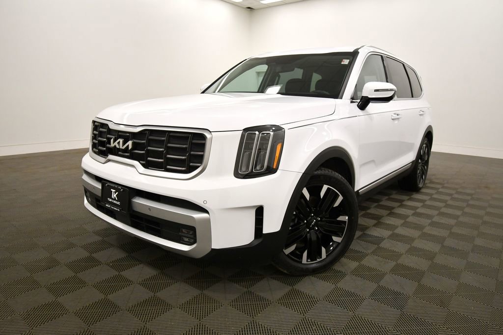 Used 2025 Kia Telluride SX w/ SX Captain's Chair Package image 2