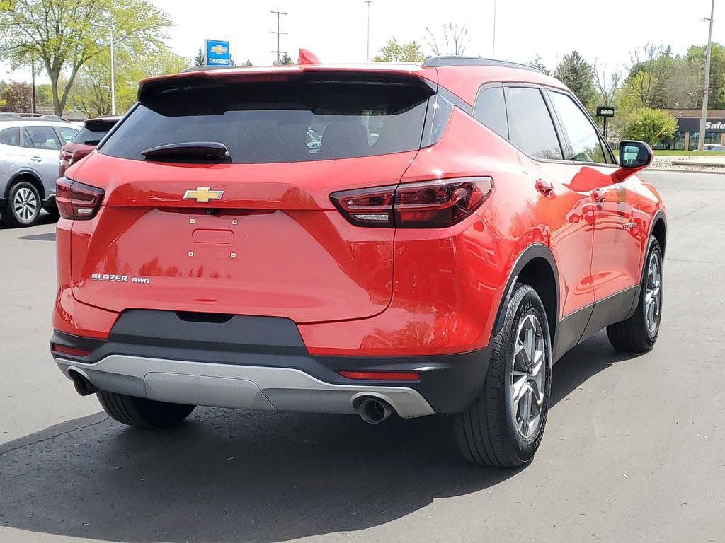 Used 2023 Chevrolet Blazer LT w/ Convenience Package AWD/4WD image 3