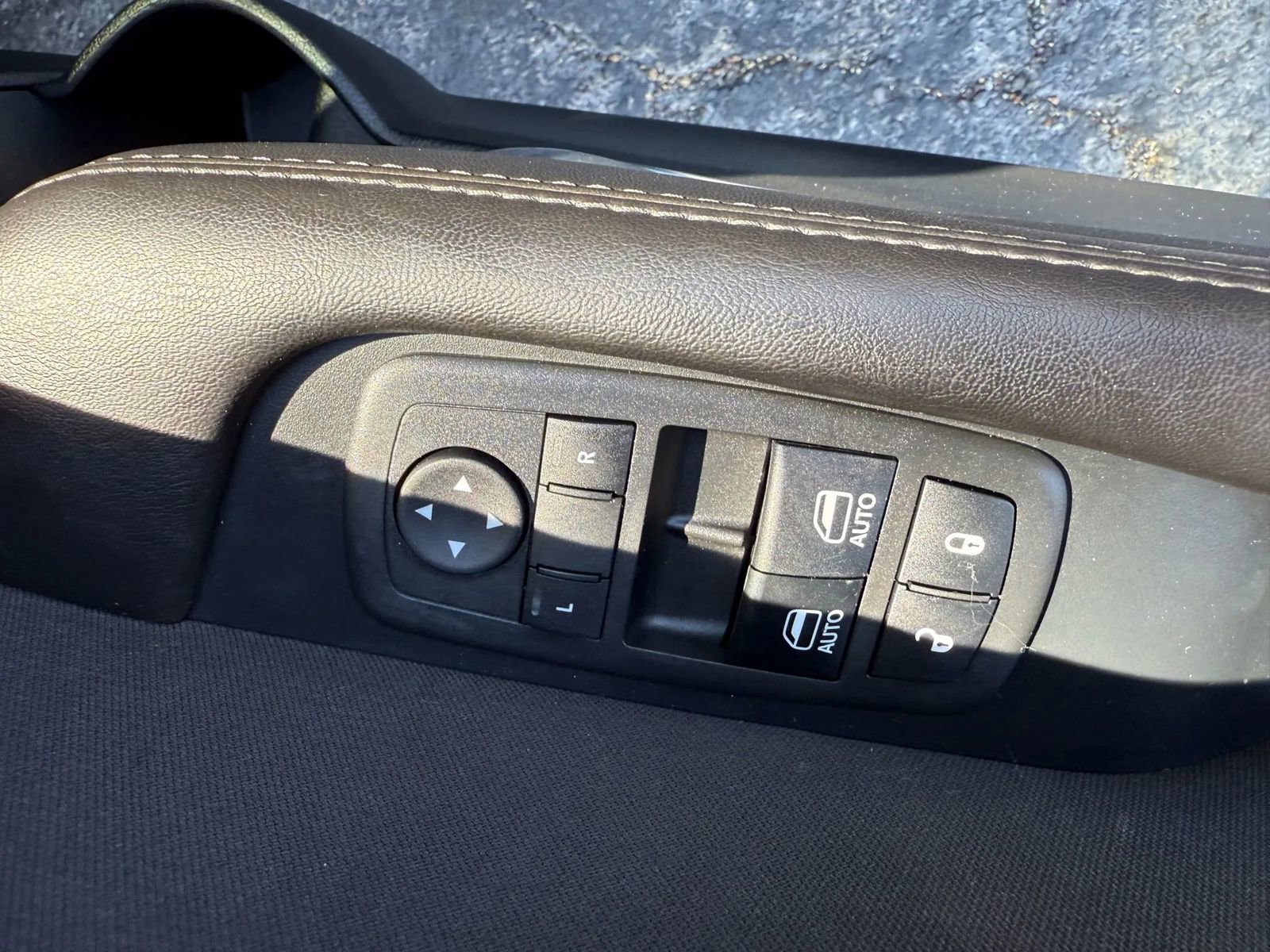 Used 2018 Dodge Challenger R/T w/ Driver Convenience Group image 11