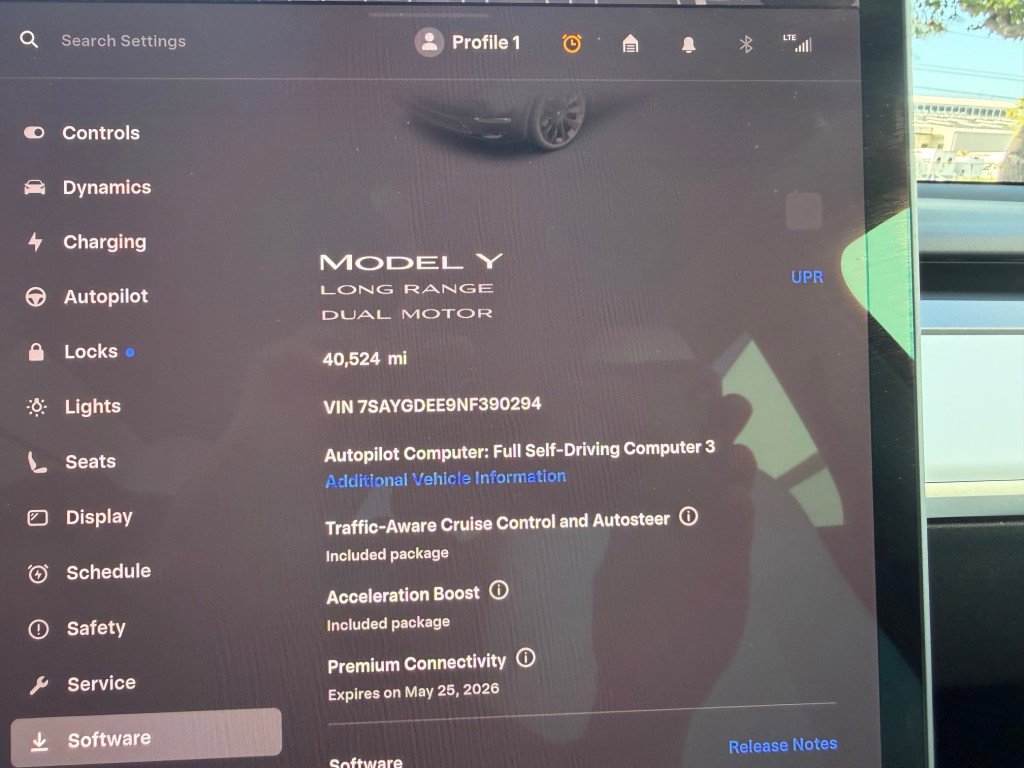 Used 2022 Tesla Model Y Long Range AWD/4WD image 18