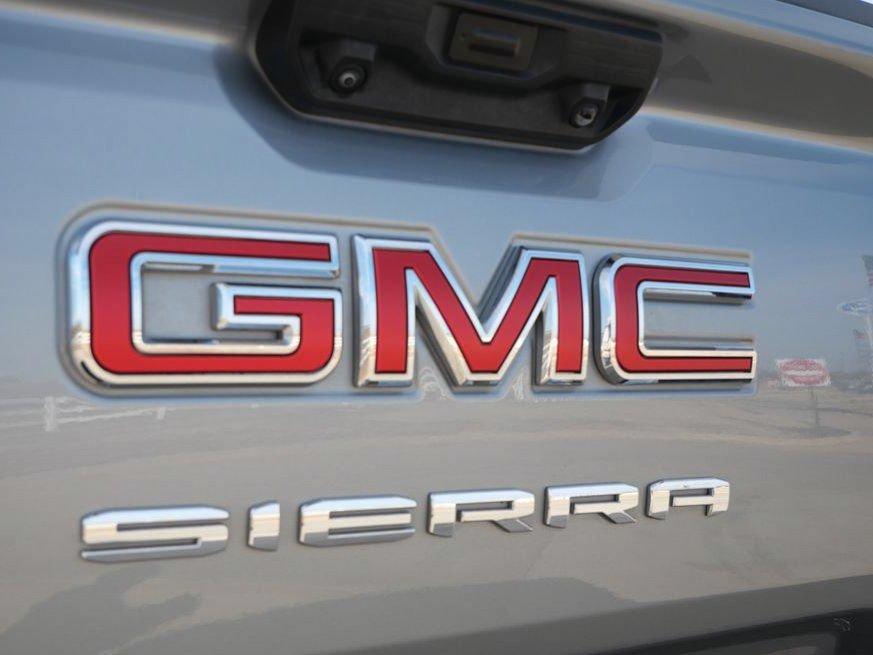 Used 2023 GMC Sierra 1500 SLT AWD/4WD image 11