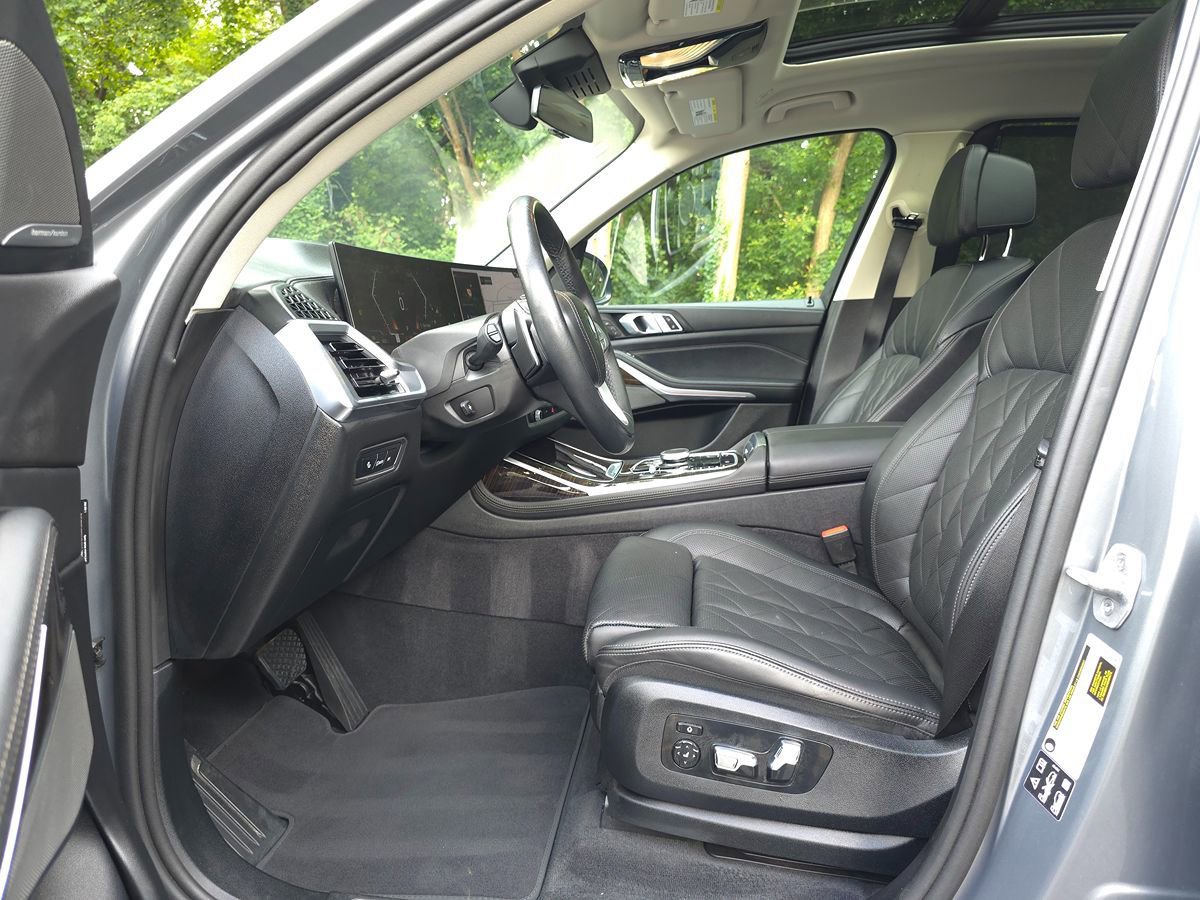 Used 2025 BMW X7 xDrive40i image 12