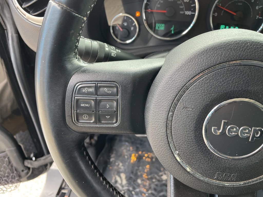 Used 2017 Jeep Wrangler Unlimited Sahara w/ Connectivity Group image 13