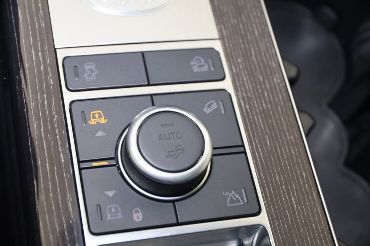 Used 2020 Land Rover Range Rover Autobiography image 24