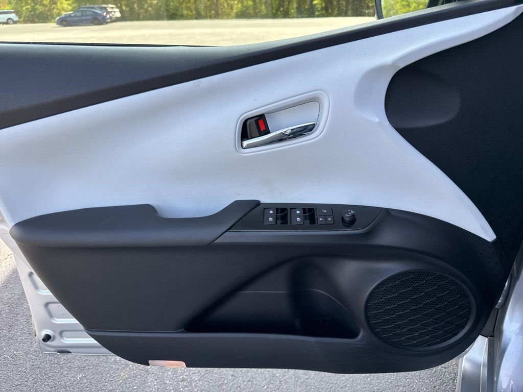 Used 2017 Toyota Prius Two image 10