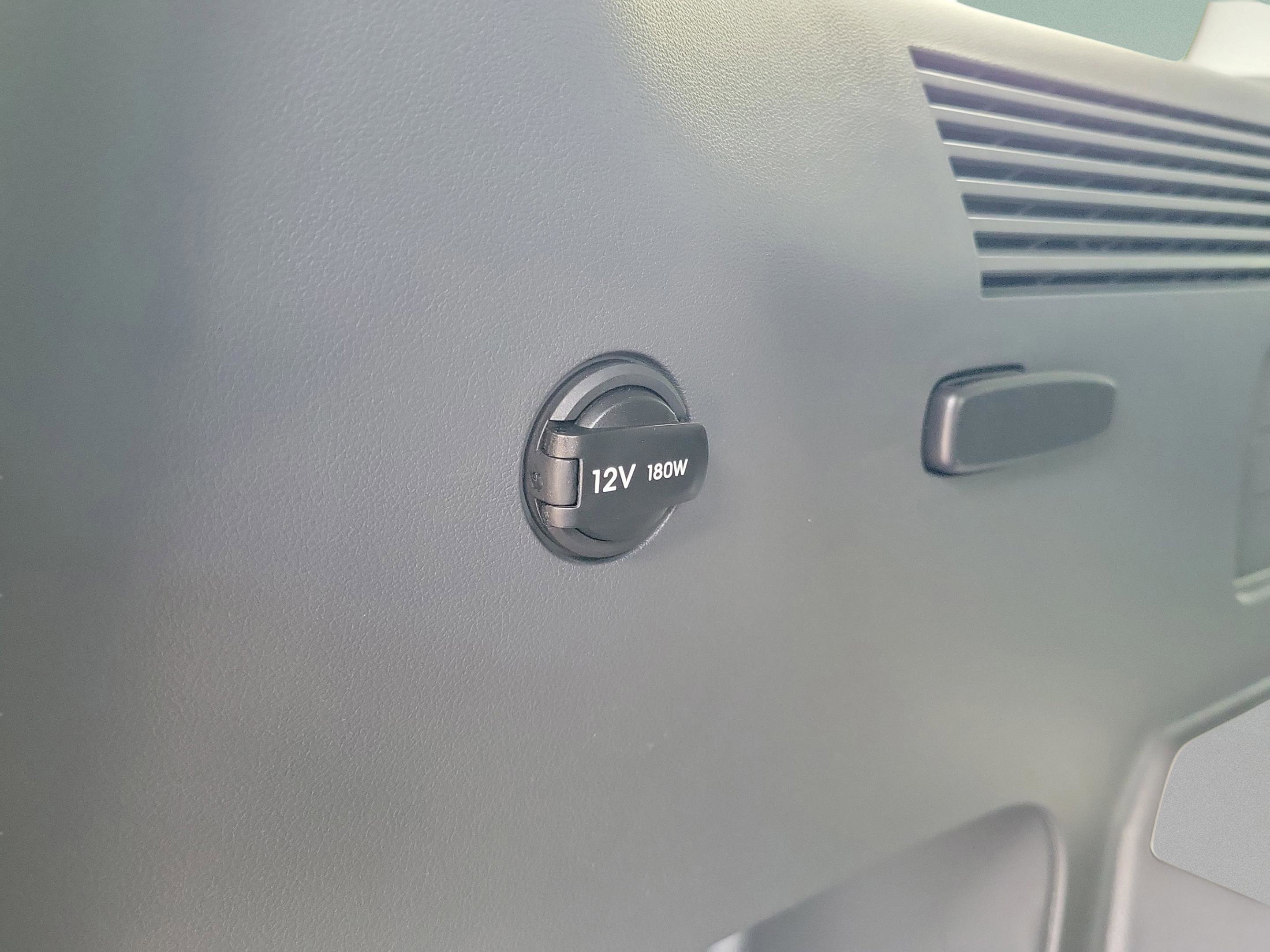 New 2026 Hyundai Santa Fe SE image 9