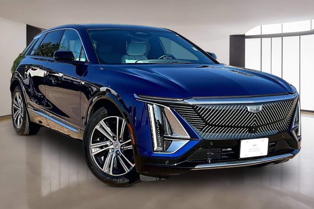Certified 2024 Cadillac Lyriq Luxury AWD/4WD image 11