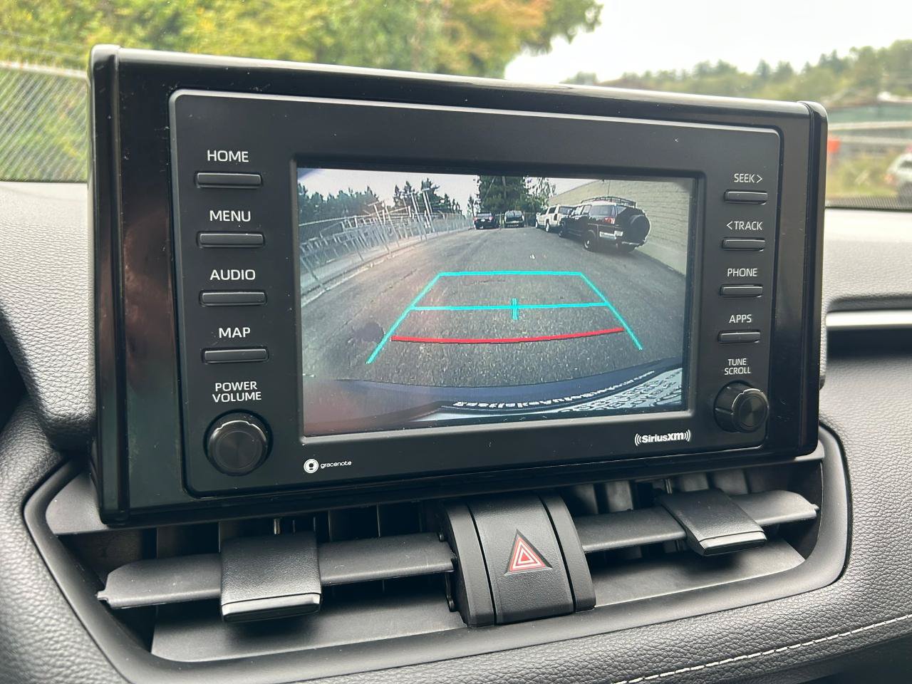 Used 2022 Toyota RAV4 LE AWD/4WD image 16