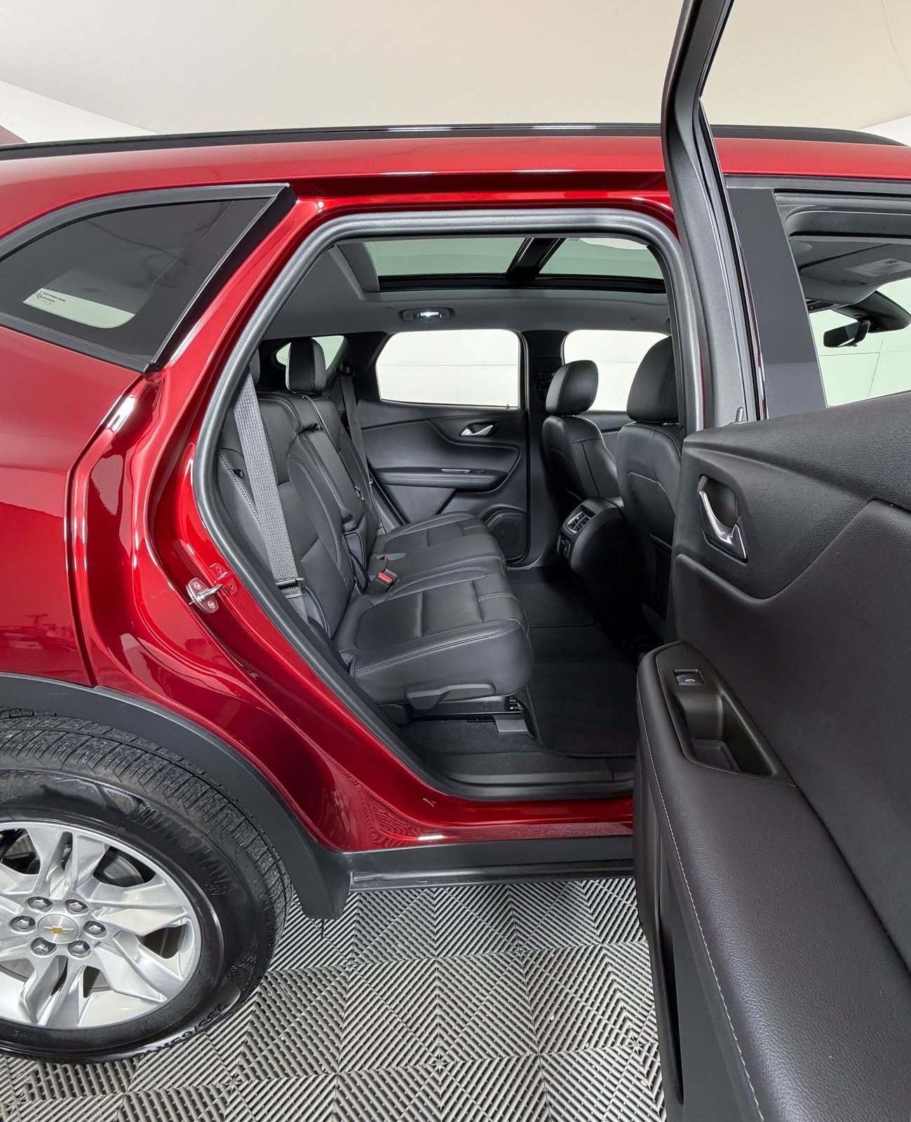 Used 2022 Chevrolet Blazer LT w/ Sound & Technology Package image 6