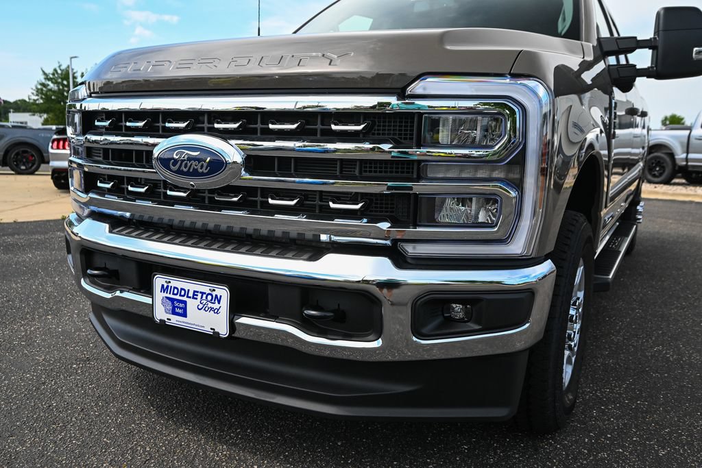 New 2026 Ford F350 XLT w/ XLT Premium Package AWD/4WD image 11