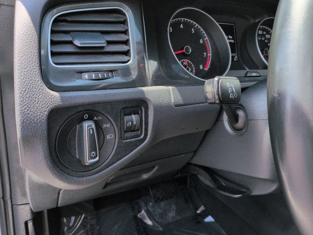 Used 2020 Volkswagen Golf 4-Door FWD image 24