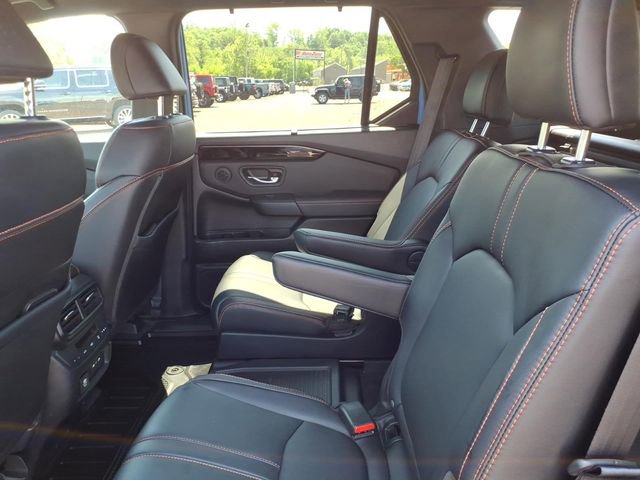 Used 2024 Honda Pilot TrailSport image 12