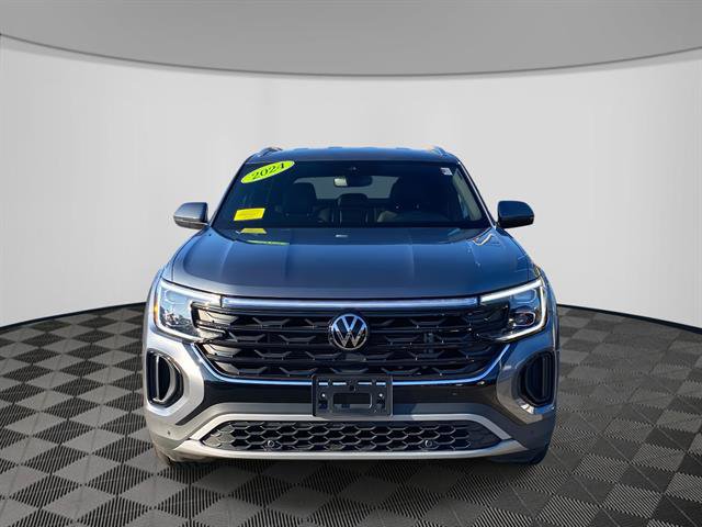 Used 2024 Volkswagen Atlas Cross Sport SE image 2