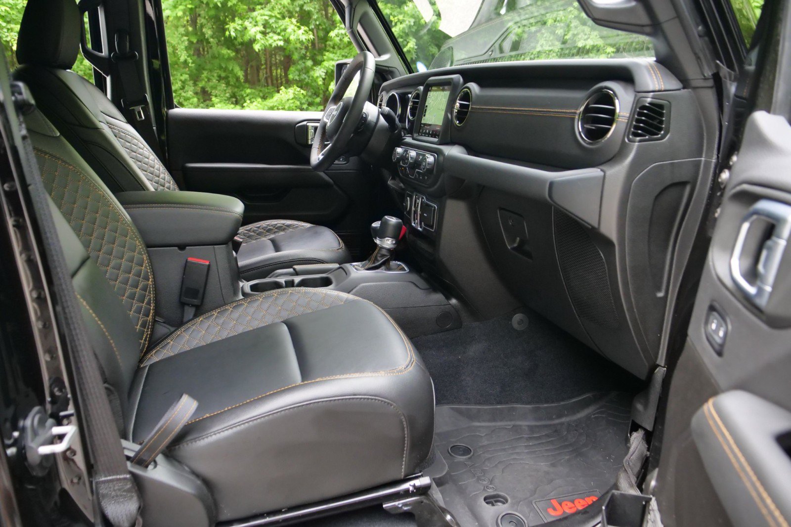 Used 2023 Jeep Gladiator Overland AWD/4WD image 38