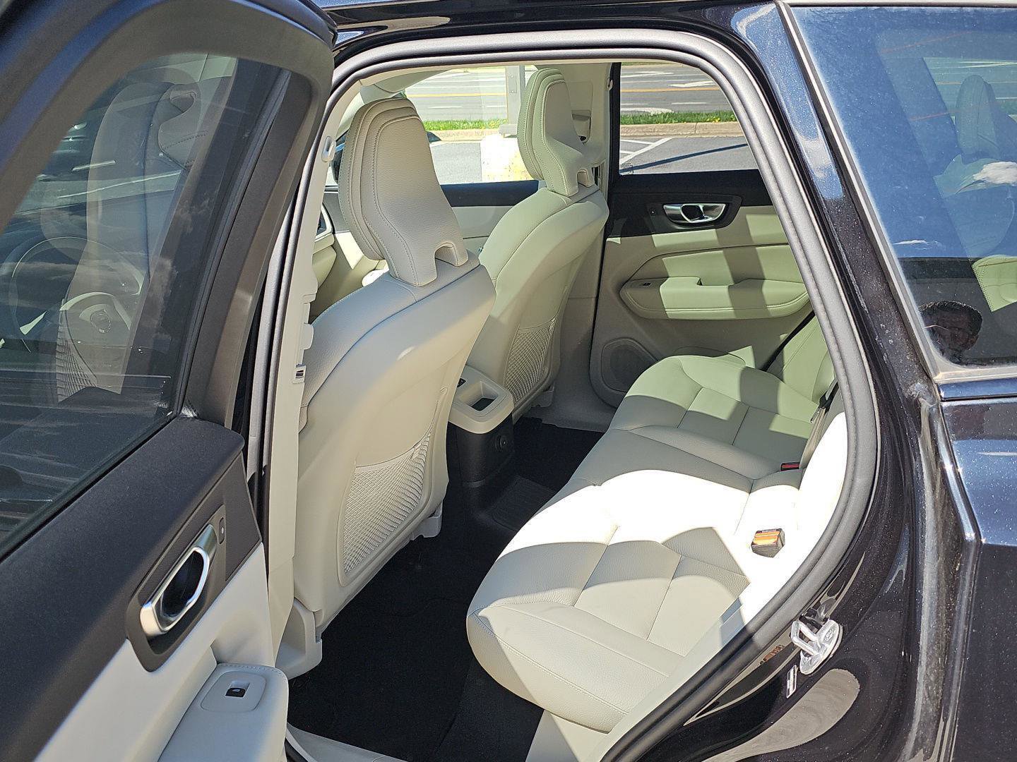 Used 2025 Volvo XC60 T8 Plus w/ Protection Package Premier image 12