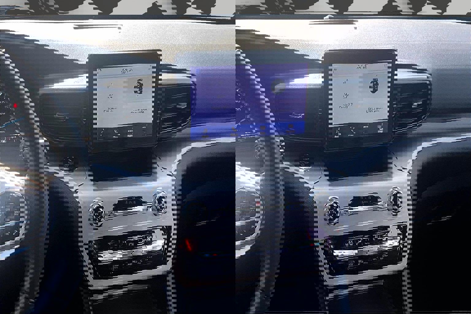 Used 2022 Ford Explorer XLT w/ Class IV Trailer Tow Package image 6