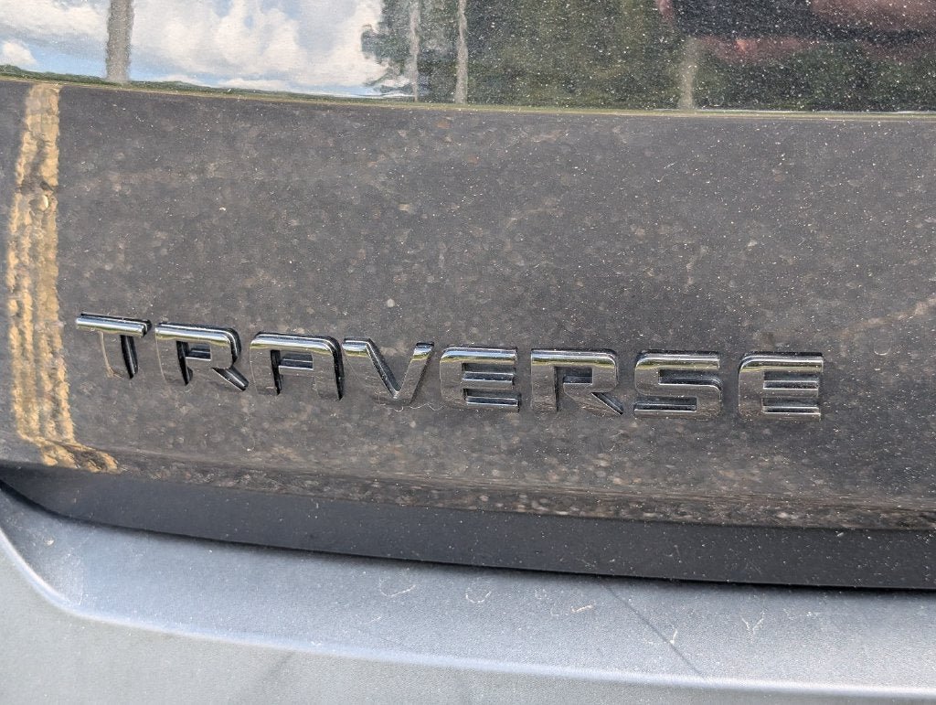 Used 2023 Chevrolet Traverse RS w/ LPO, Floor Liner Package FWD image 6