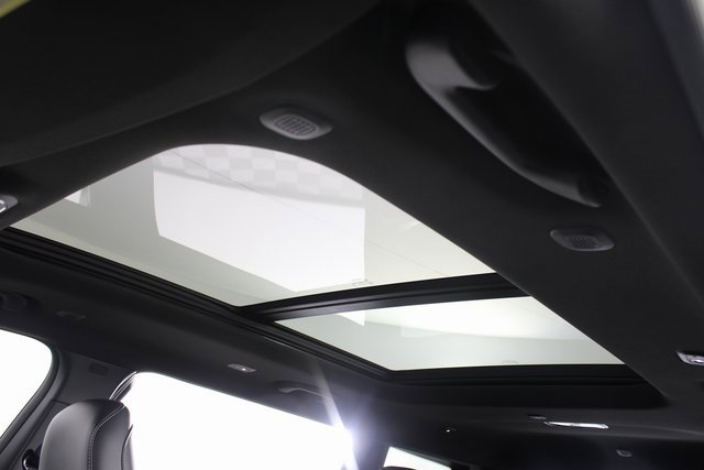 New 2025 Jeep Grand Cherokee L Limited w/ Black Appearance Package image 9