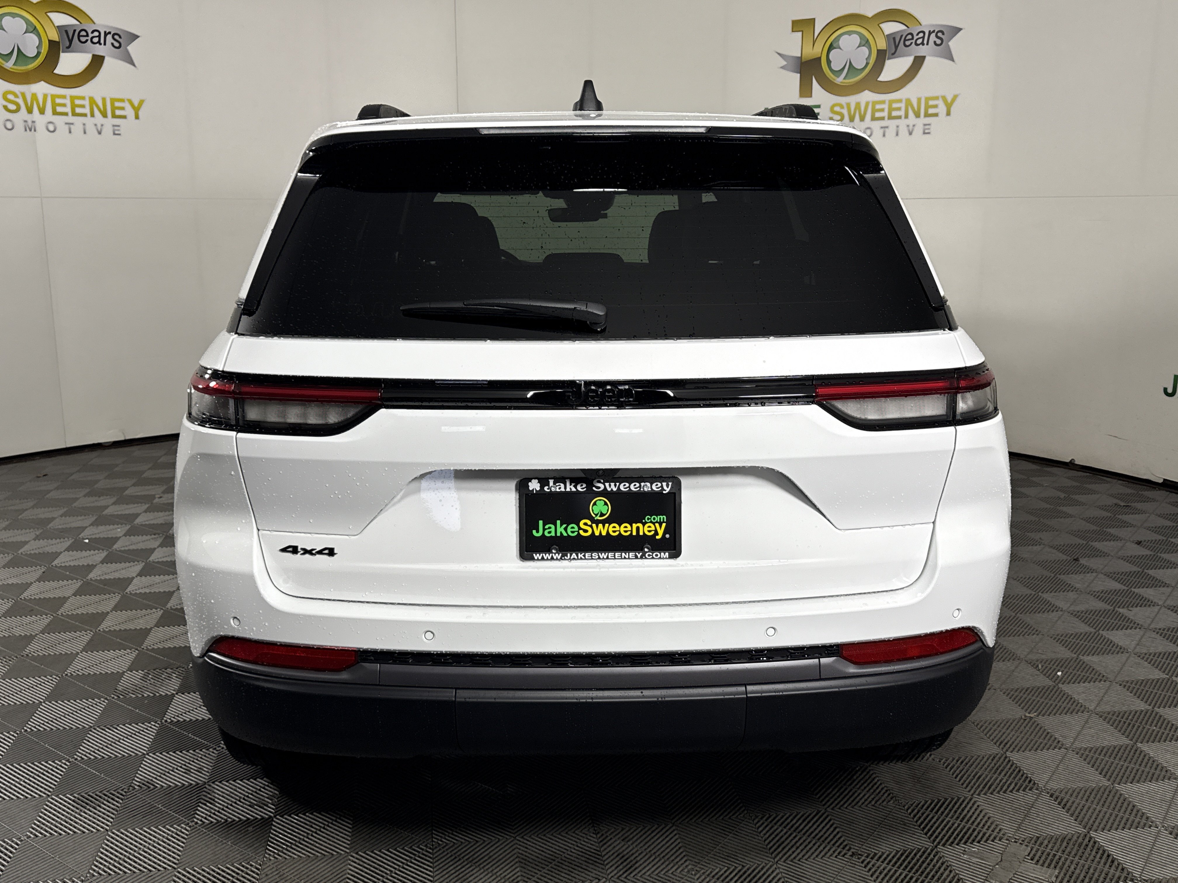 New 2026 Jeep Grand Cherokee Limited w/ Limited Altitude Package AWD/4WD image 7