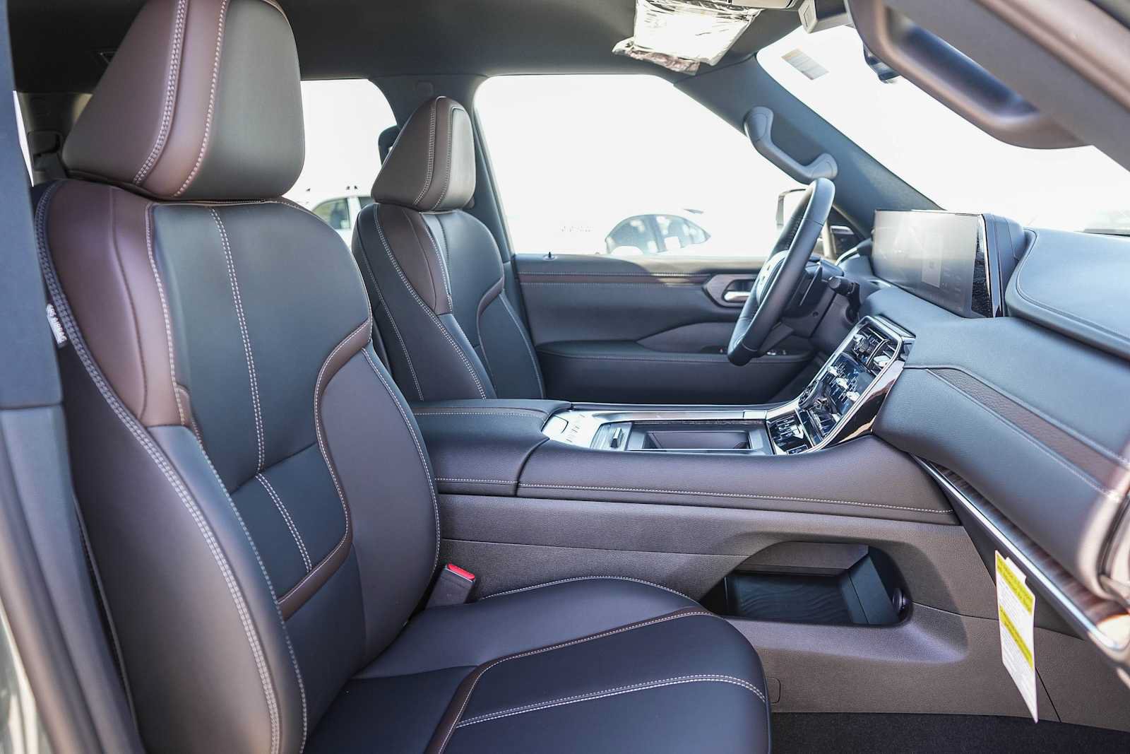 New 2026 Nissan Armada SL w/ Captain's Chari Seat Package AWD/4WD image 19