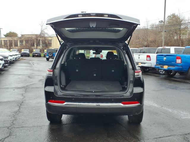 Certified 2023 Jeep Grand Cherokee Laredo AWD/4WD image 10