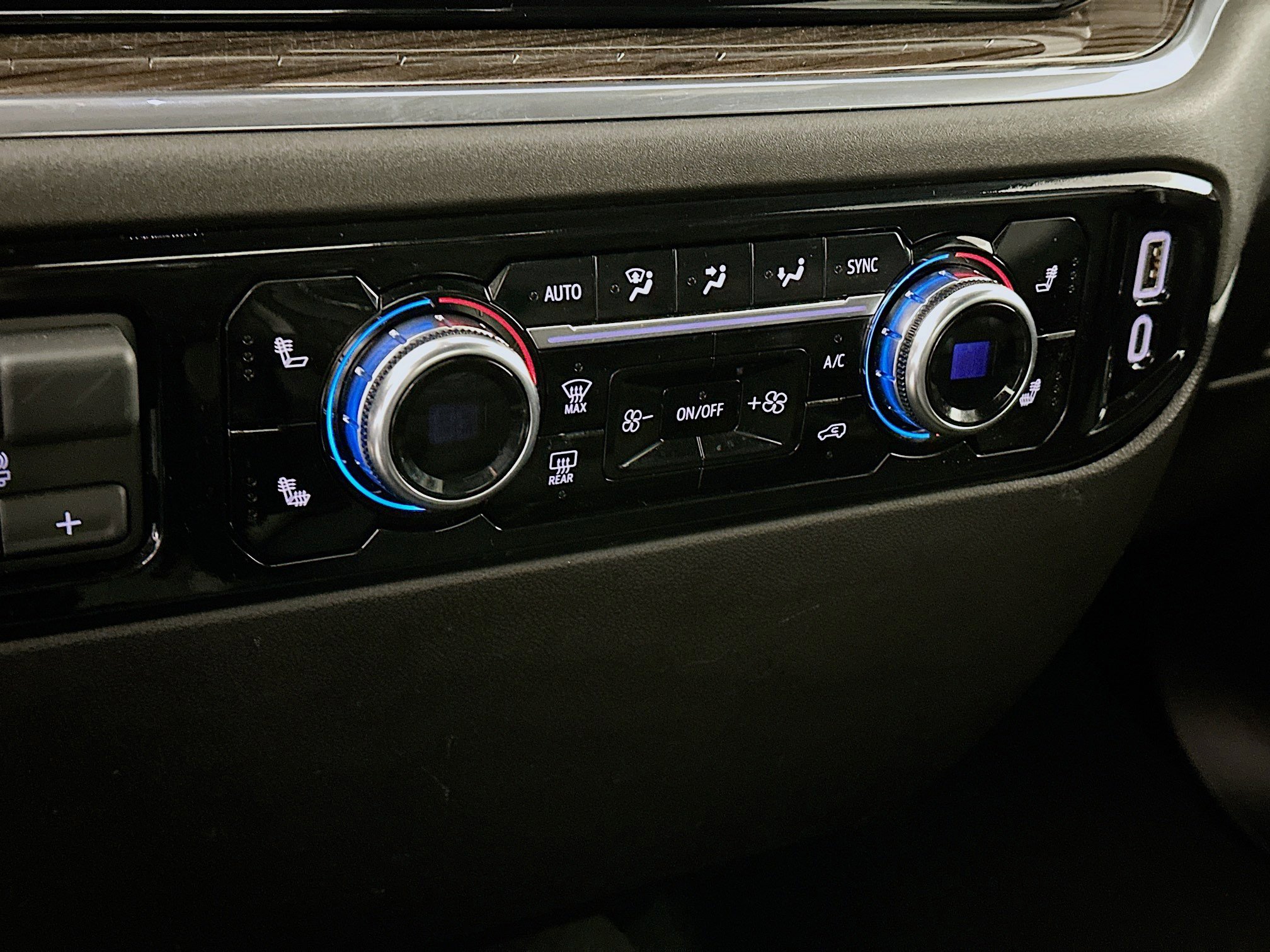 Used 2025 GMC Sierra 1500 Elevation image 23