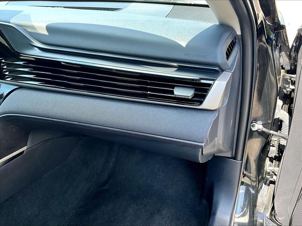 Used 2025 Toyota Camry LE FWD image 13