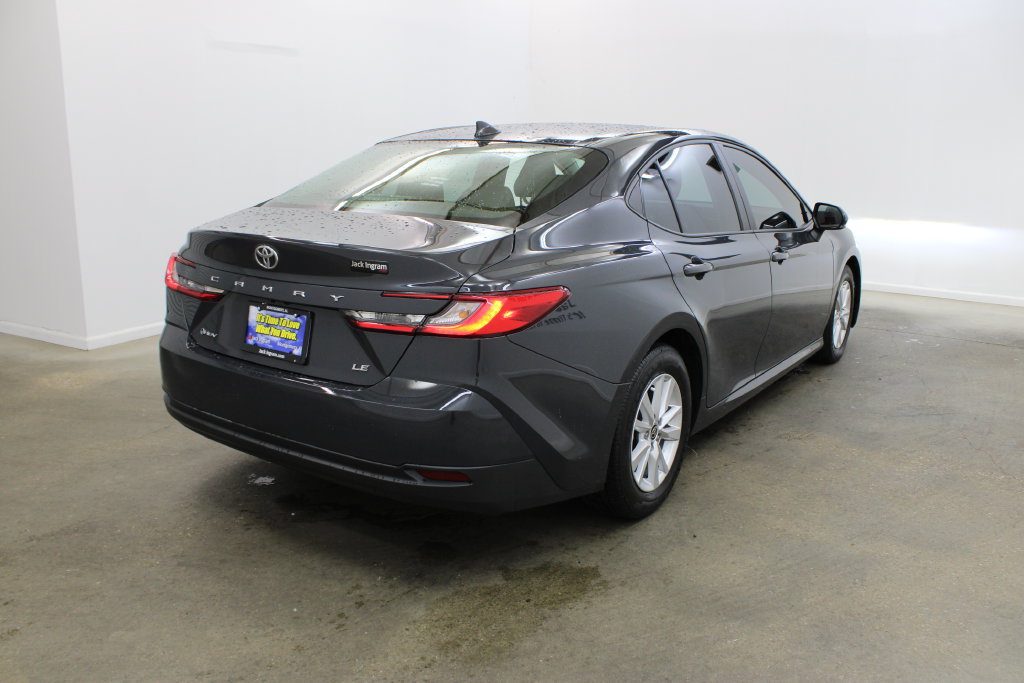 Used 2025 Toyota Camry LE w/ Convenience Package FWD image 5
