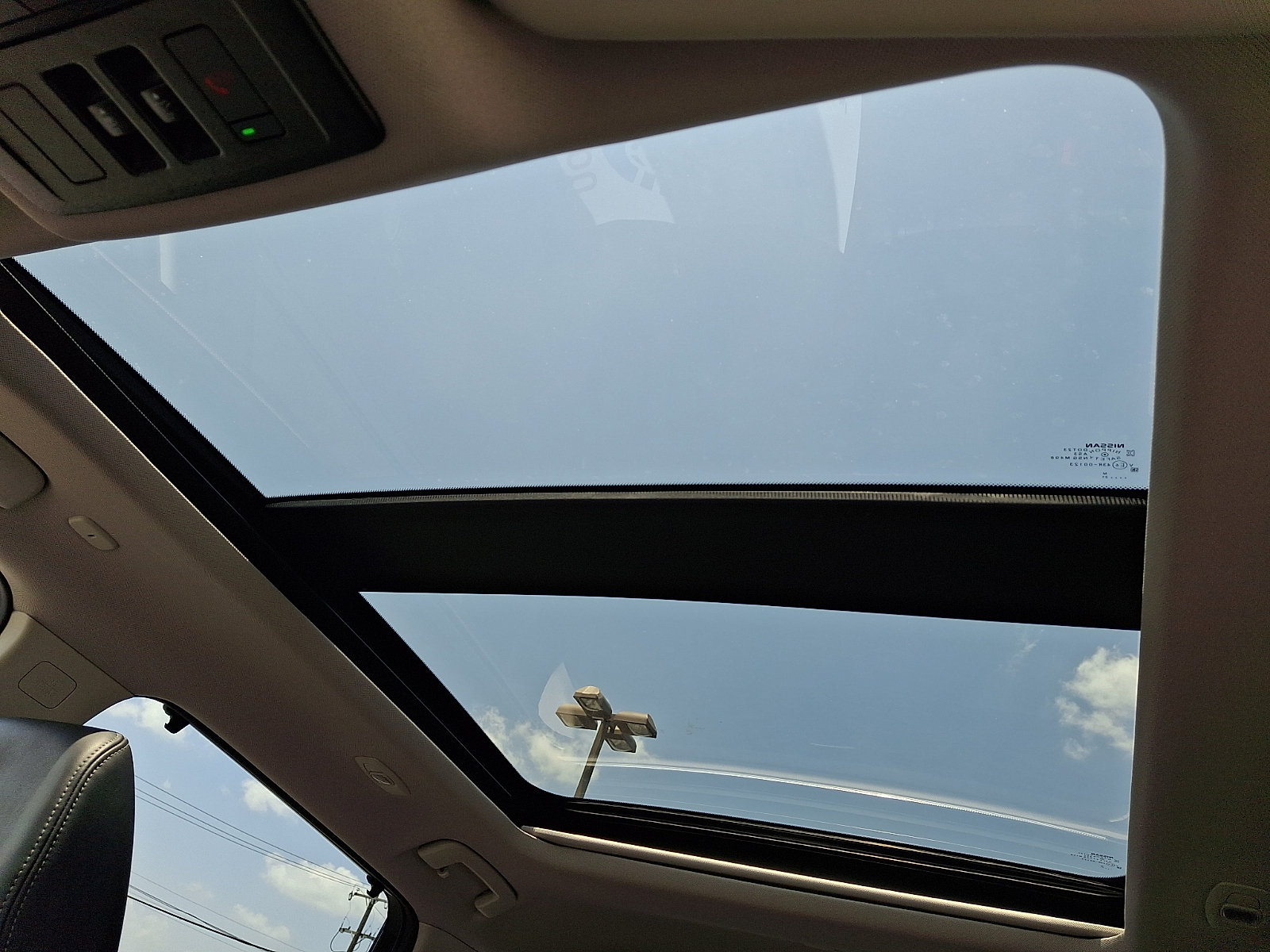 Used 2022 Nissan Rogue Platinum w/ Head-Up Display Package AWD/4WD image 14