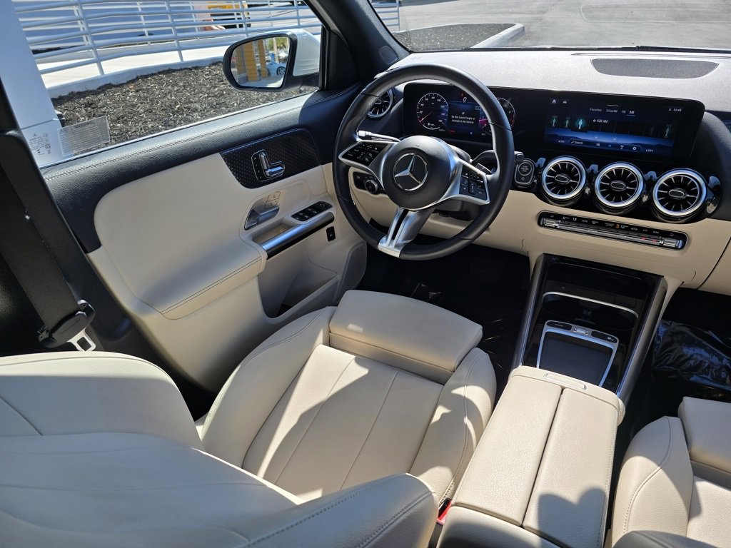 Used 2025 Mercedes-Benz GLA 250 image 33