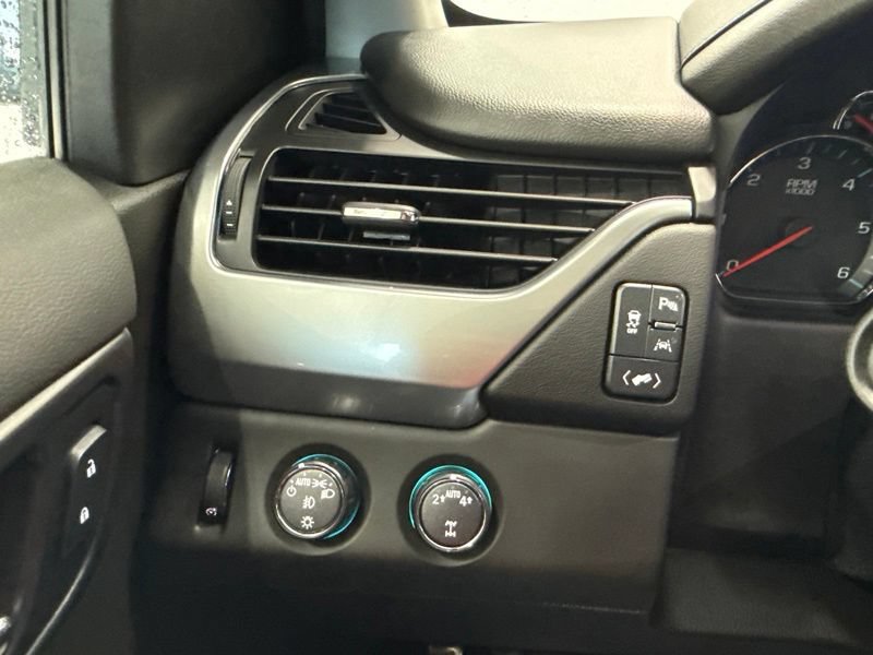 Used 2019 Chevrolet Suburban Premier AWD/4WD image 29