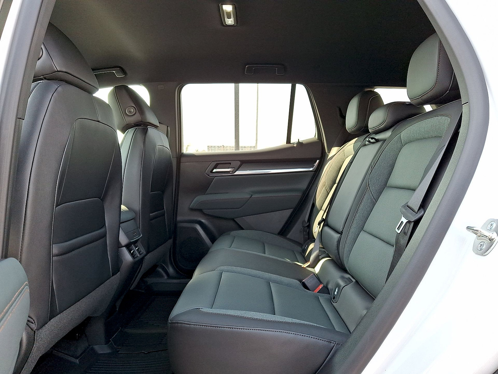 New 2026 GMC Terrain AT4 w/ Technology Package II AWD/4WD image 13